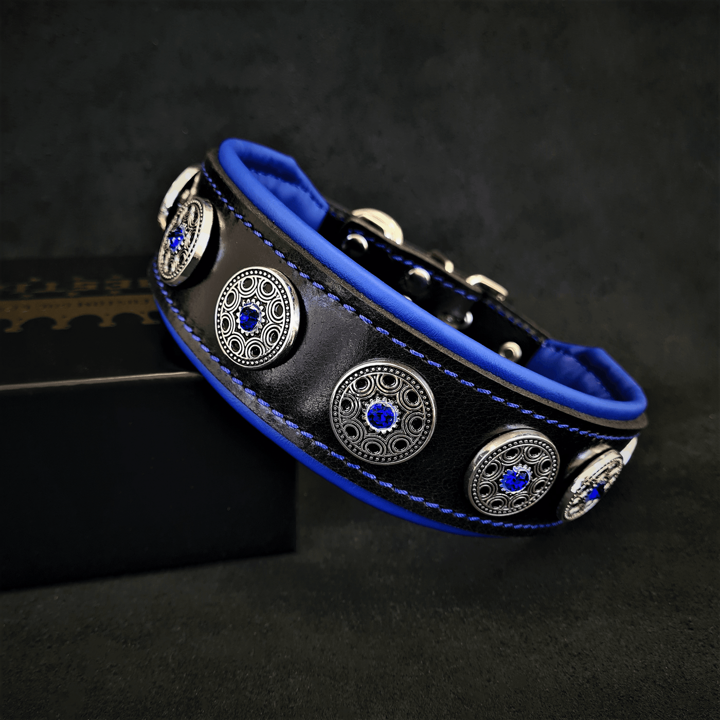 "Bijou" collar